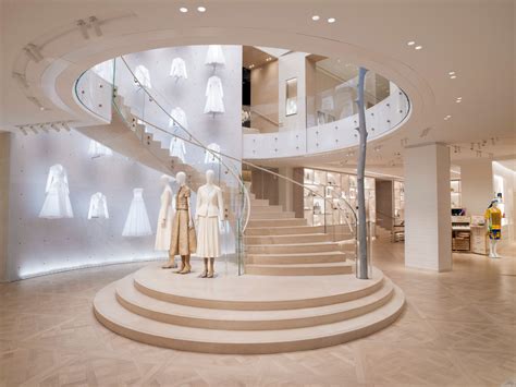 dior montaigne boutique.